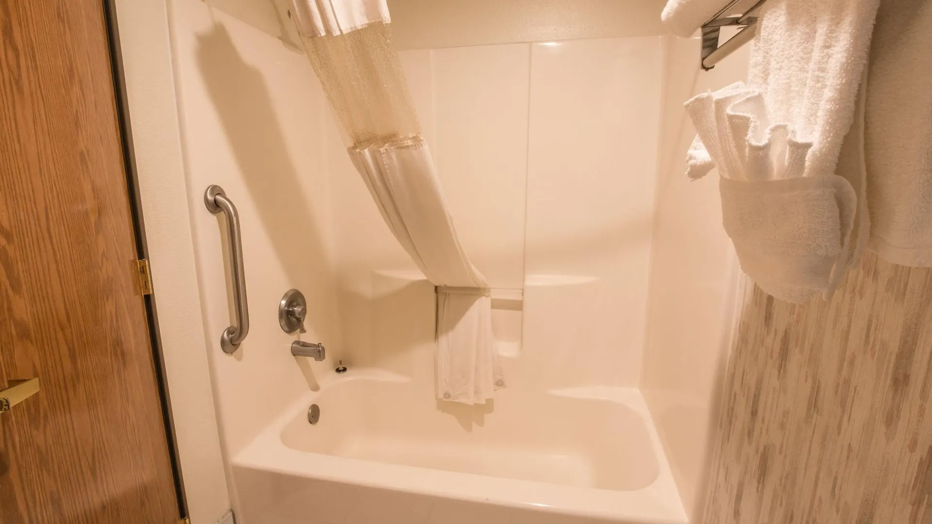 ** Hotel Bridgeway Inn And Suites Portland Airport Fairview United States