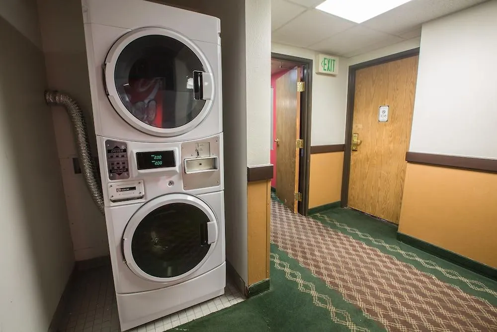Bridgeway Inn And Suites Portland Airport Fairview