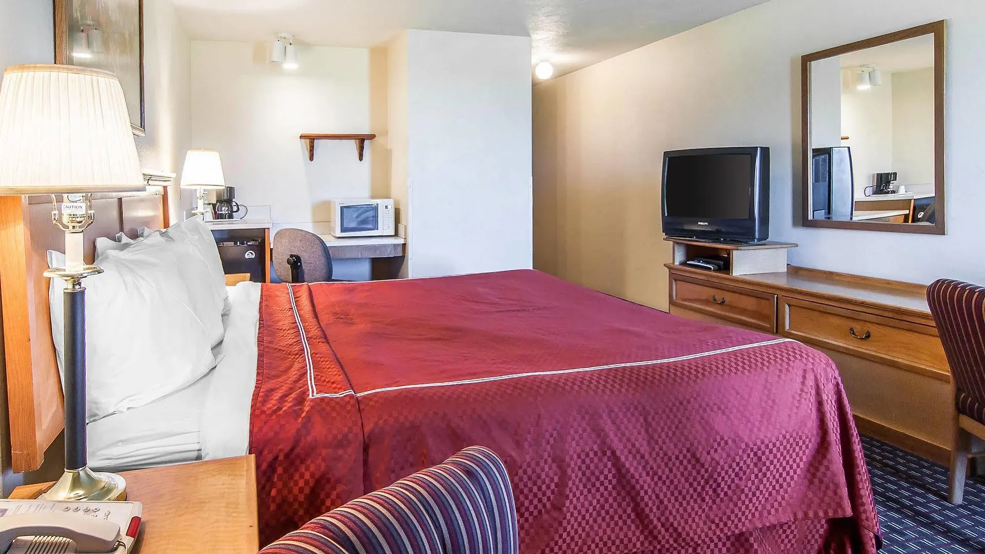 Bridgeway Inn And Suites Portland Airport Fairview